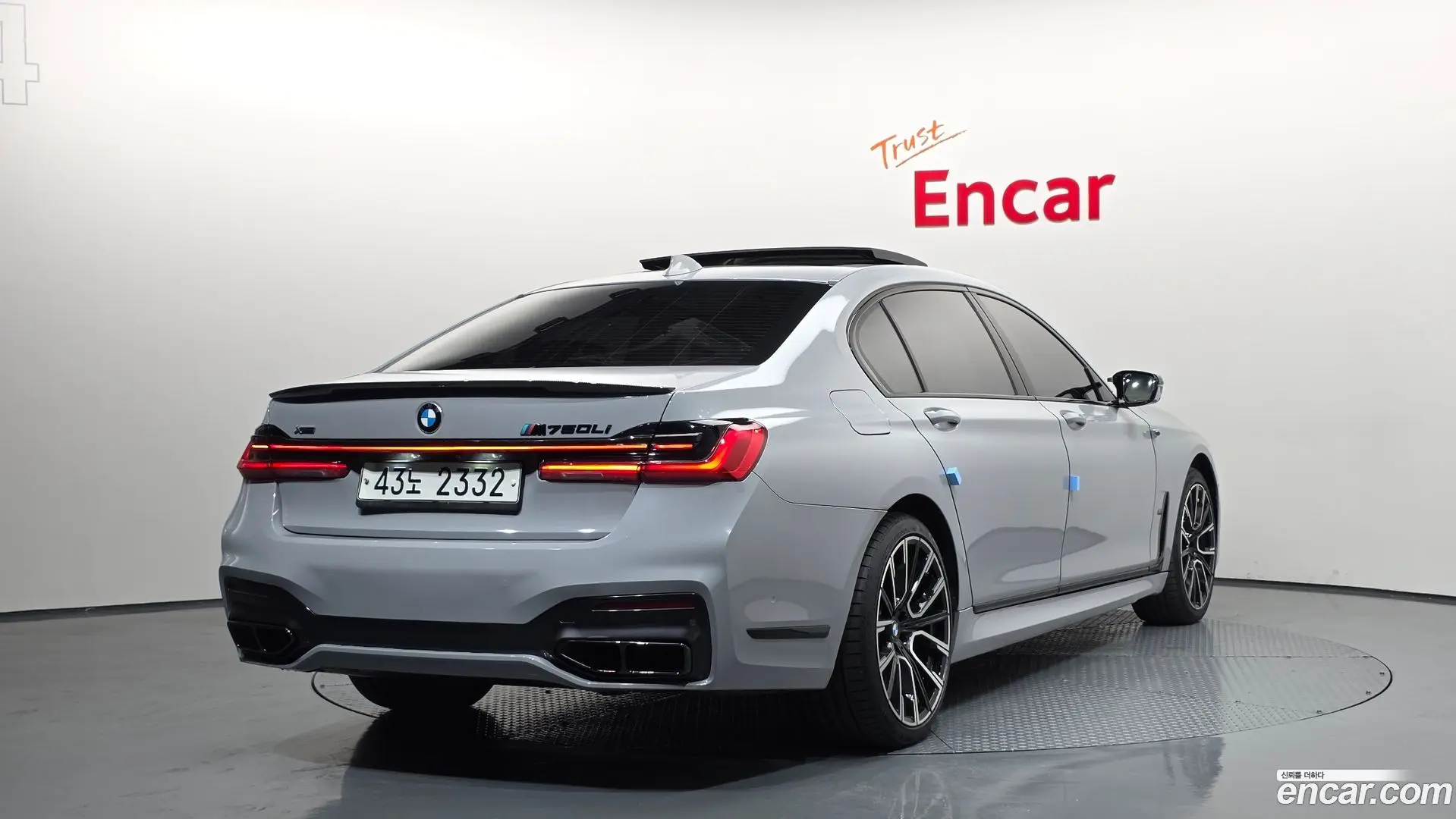 Main__Slider__Photo:7-Series BMW 2016.11-1