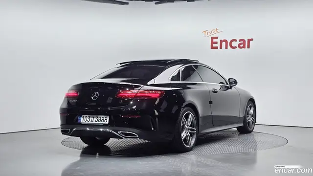 Main__Slider__Photo:E-Class Mercedes-Benz 2019.6-1