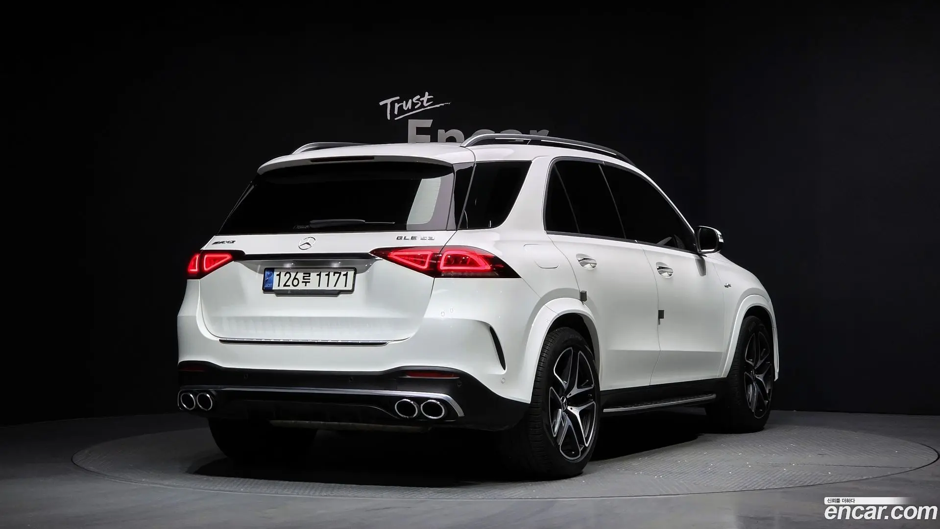 Main__Slider__Photo:GLE-Class Mercedes-Benz 2020.11-1