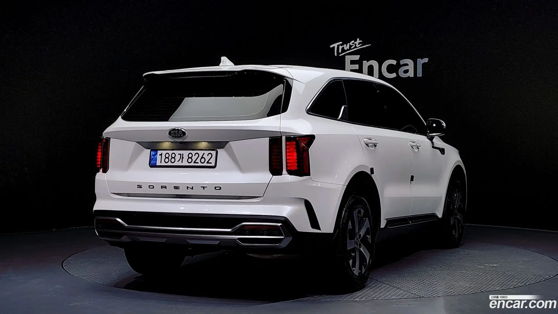 Main__Slider__Photo:Sorento Kia 2020.6-1