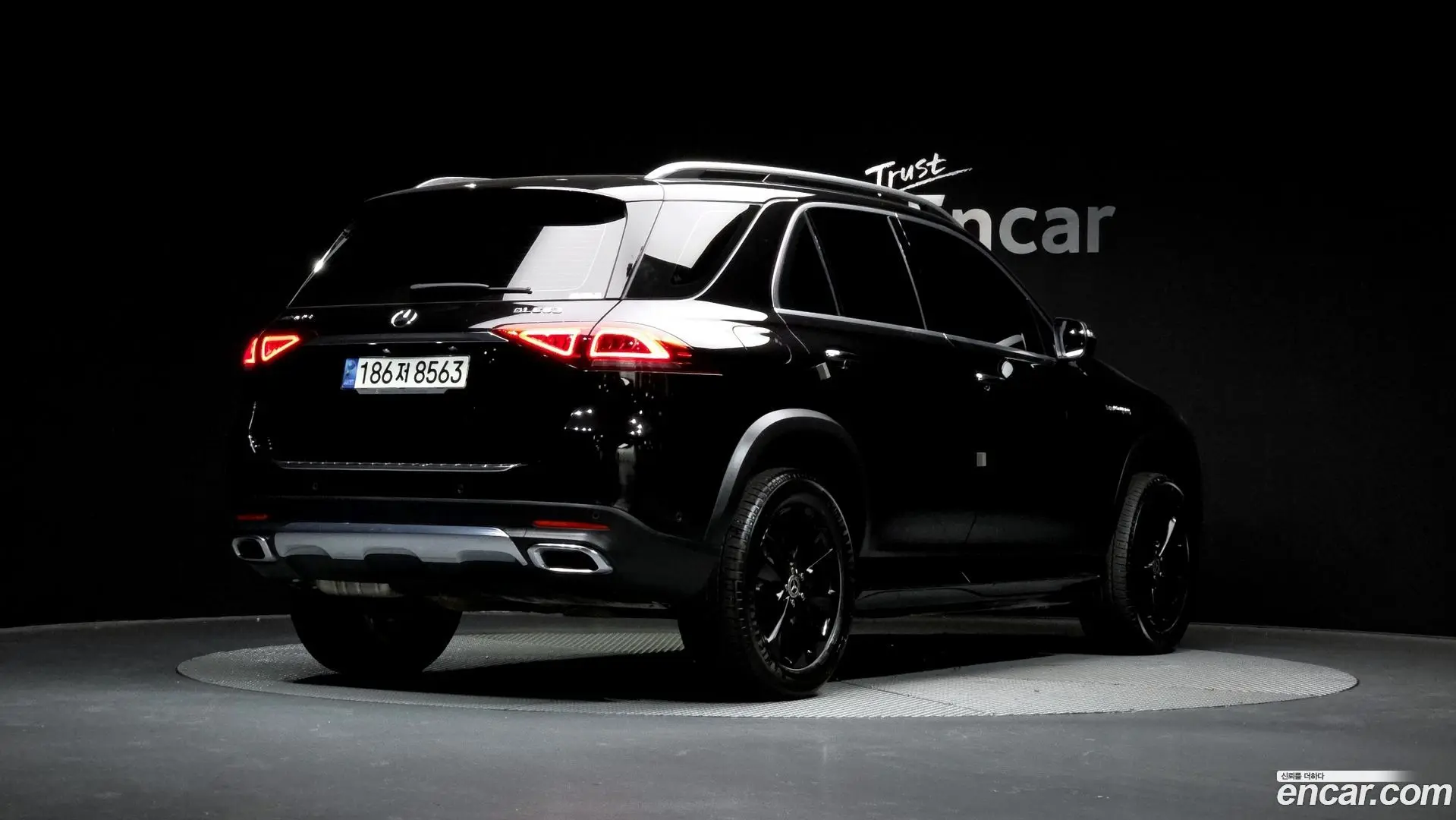 Main__Slider__Photo:GLE-Class Mercedes-Benz 2022.1-1