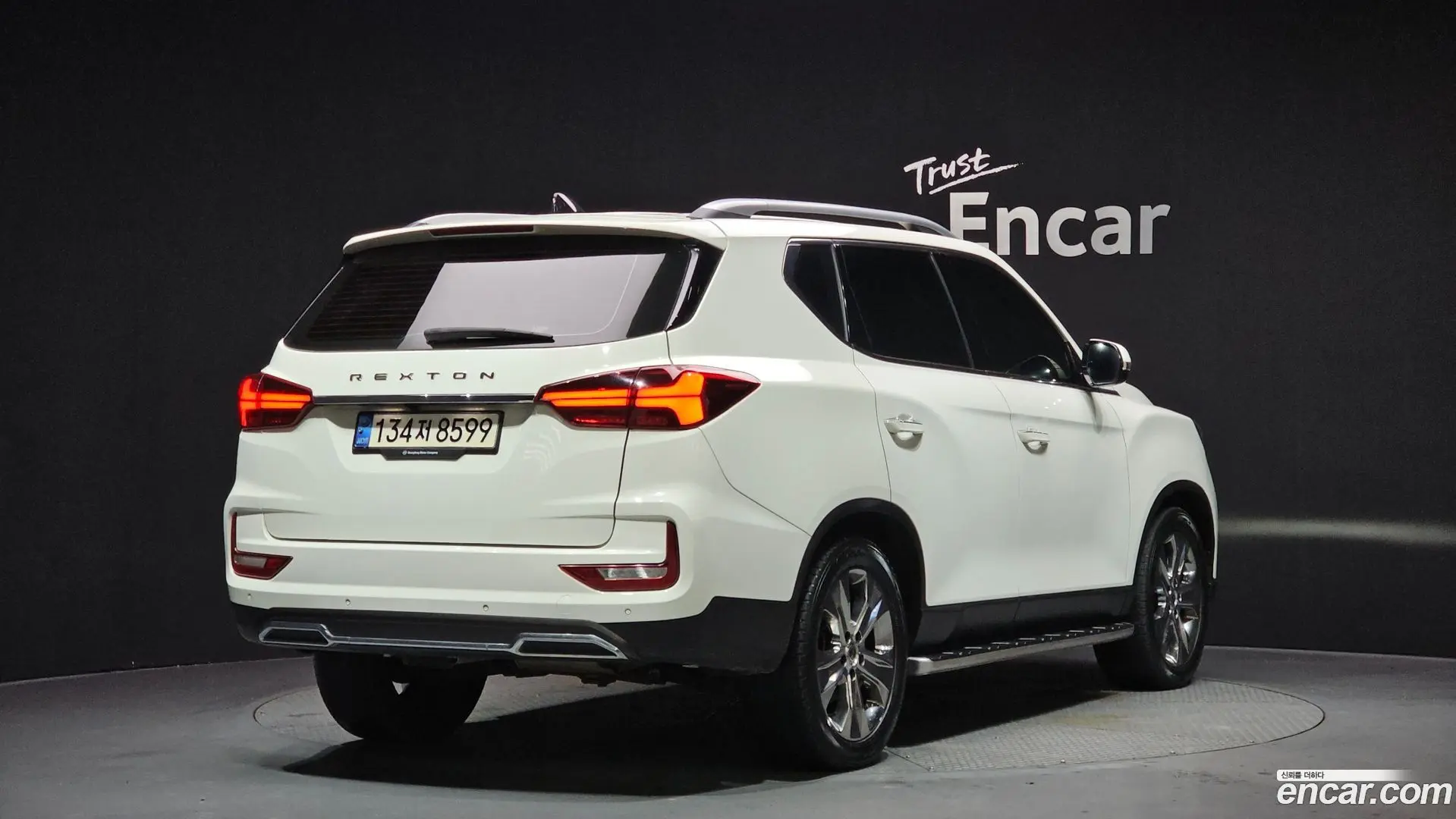 Main__Slider__Photo:Rexton KG Mobility 2022.3-1