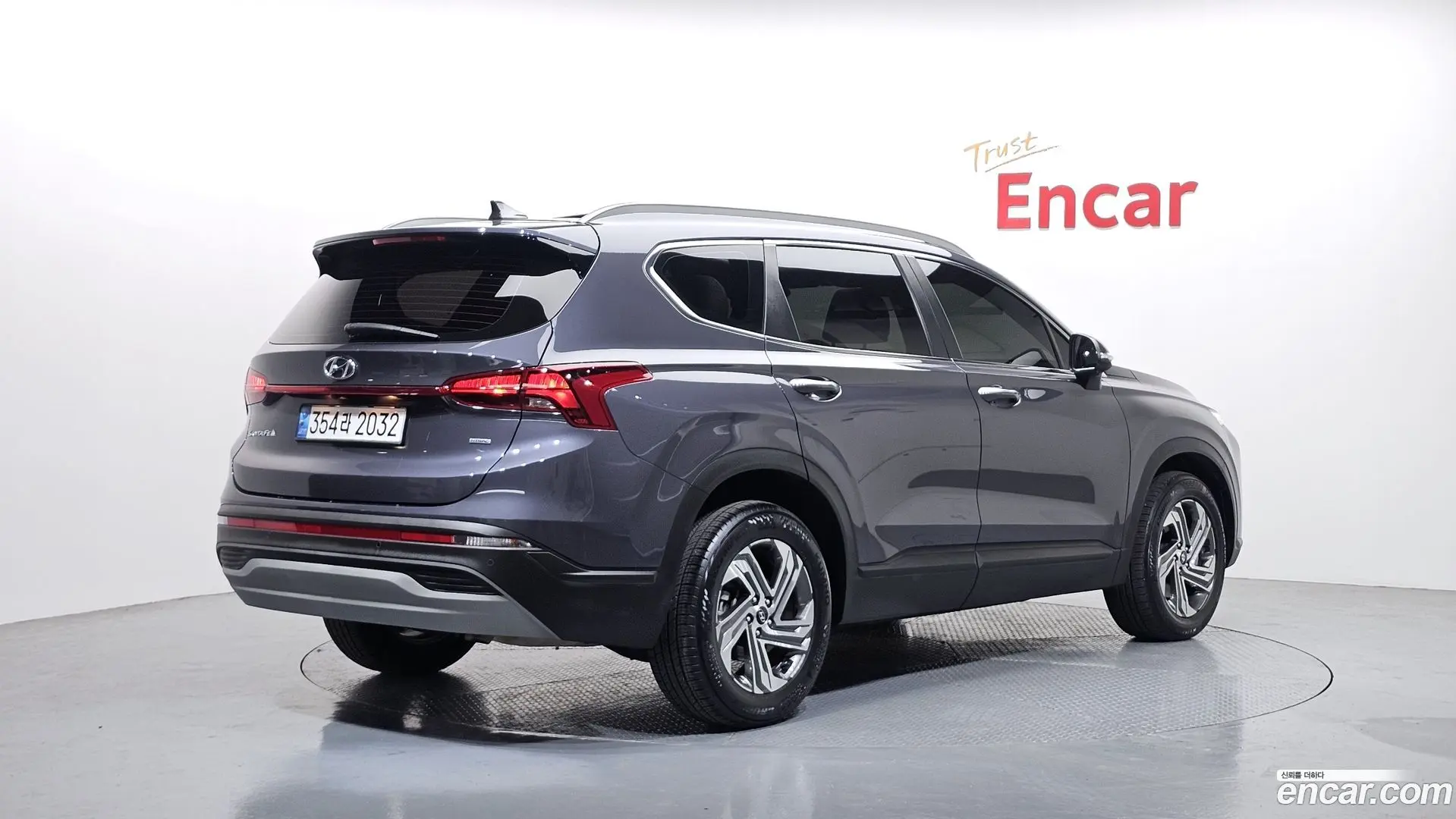 Main__Slider__Photo:Santafe Hyundai 2021.0-1
