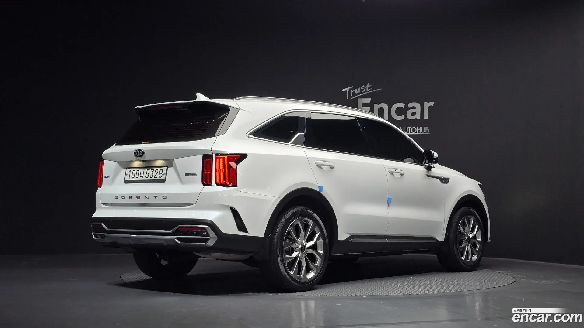 Main__Slider__Photo:Sorento Kia 2020.3-1