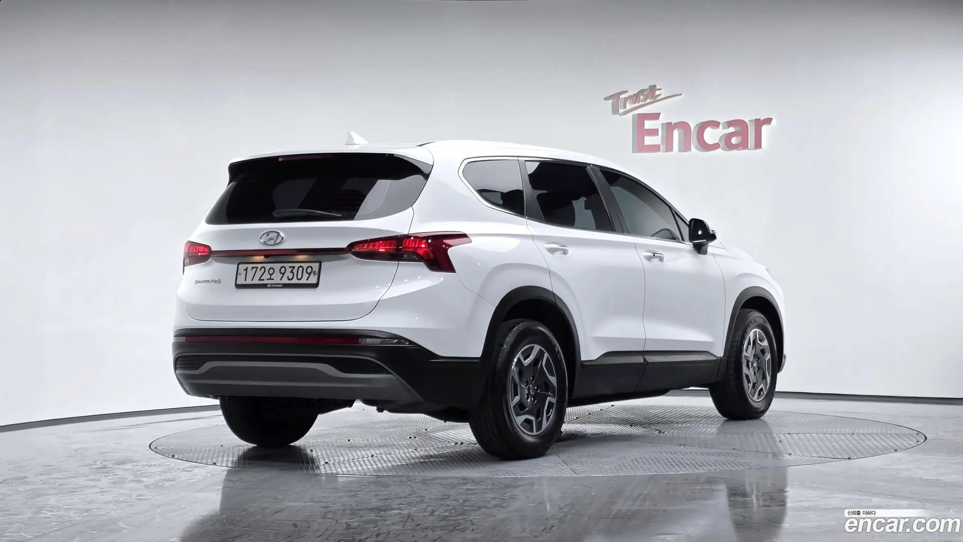 Main__Slider__Photo:Santafe Hyundai 2022.10-1