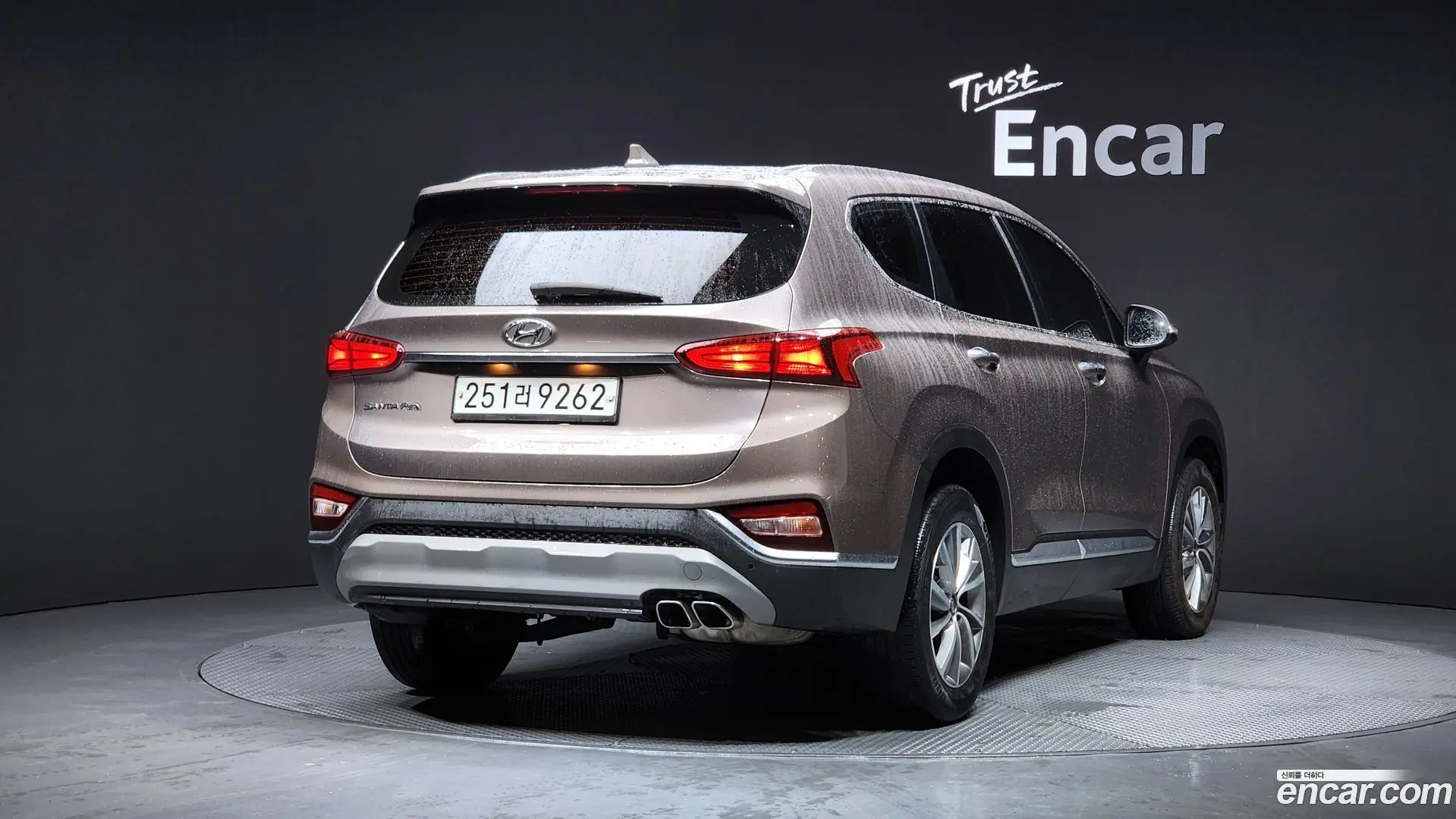 Main__Slider__Photo:Santafe Hyundai 2019.11-1