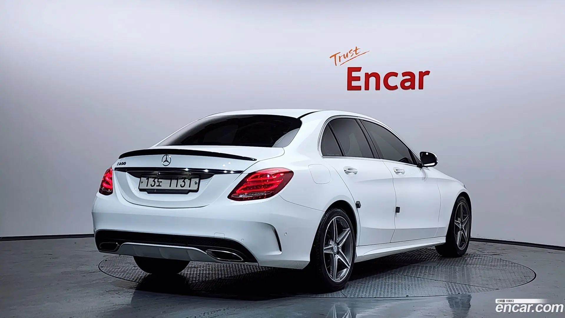 Main__Slider__Photo:C-Class Mercedes-Benz 2017.1-1