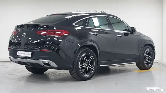 Main__Slider__Photo:GLE-Class Mercedes-Benz 2021.1-1