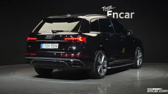 Main__Slider__Photo:Q7 Audi 2022.9-1