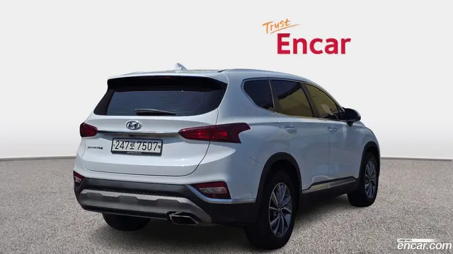 Main__Slider__Photo:Santafe Hyundai 2019.11-1