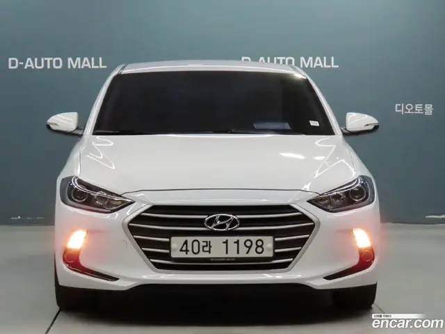 Main__Slider__Photo:AVANTE Hyundai 2017.1-1