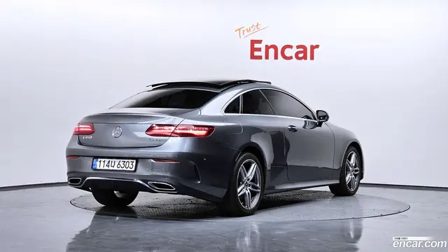 Main__Slider__Photo:E-Class Mercedes-Benz 2017.7-1