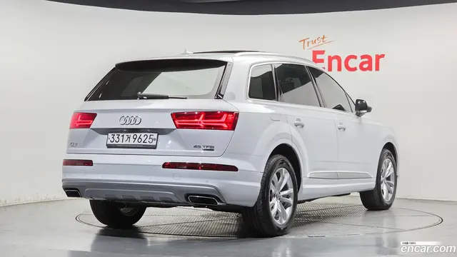 Main__Slider__Photo:Q7 Audi 2019.9-1
