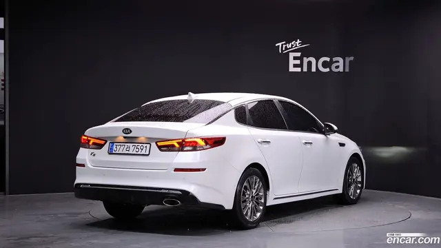 Main__Slider__Photo:K5 Kia 2019.7-1