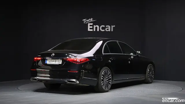 Main__Slider__Photo:S-Class Mercedes-Benz 2021.11-1