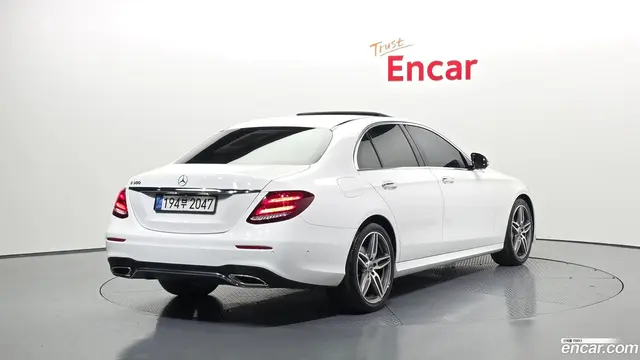 Main__Slider__Photo:E-Class Mercedes-Benz 2019.4-1