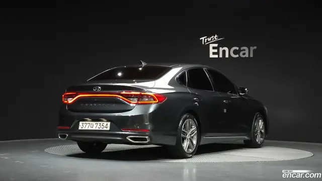 Main__Slider__Photo:Grandeur Hyundai 2019.4-1