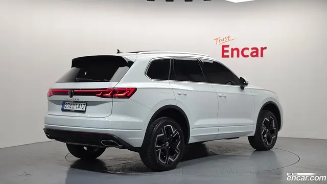 Main__Slider__Photo:Touareg Volkswagen 2024.11-1