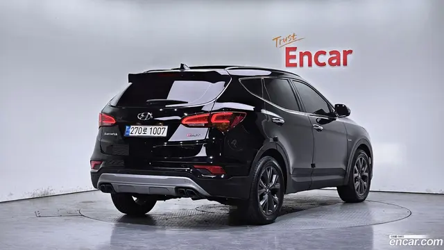 Main__Slider__Photo:Santafe Hyundai 2016.10-1