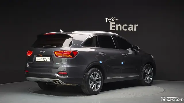 Main__Slider__Photo:Sorento Kia 2017.7-1