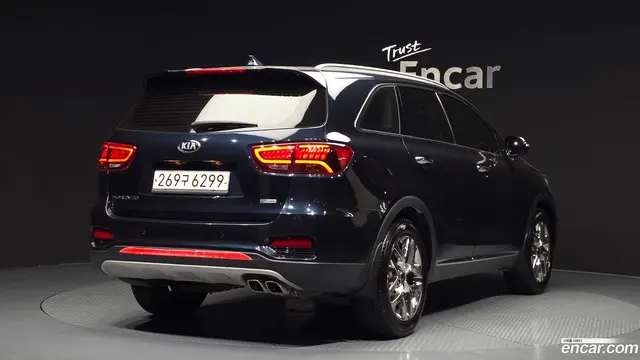 Main__Slider__Photo:Sorento Kia 2019.6-1