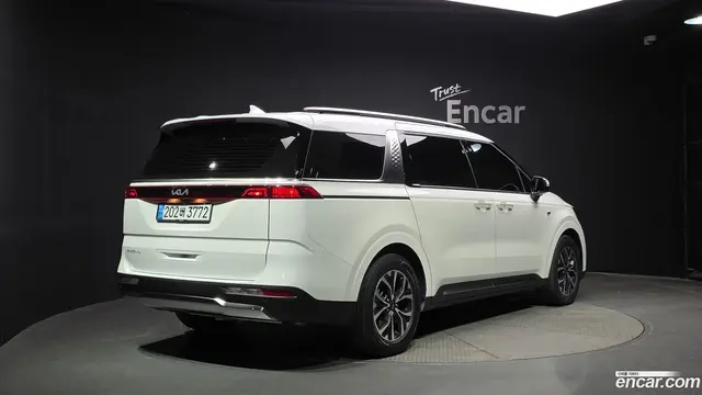 Main__Slider__Photo:Canival Kia 2023.8-1