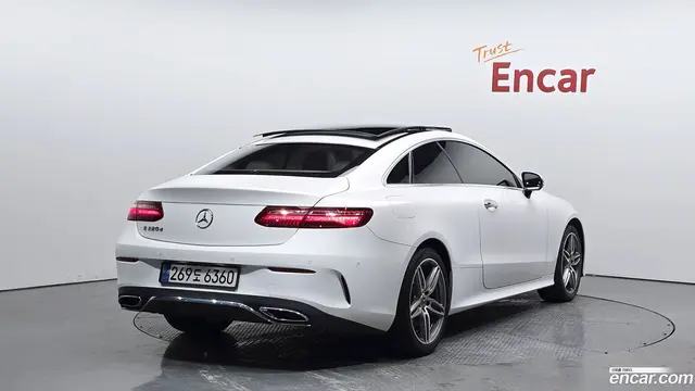 Main__Slider__Photo:E-Class Mercedes-Benz 2019.0-1
