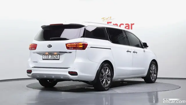 Main__Slider__Photo:Canival Kia 2019.3-1