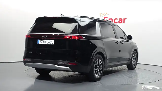 Main__Slider__Photo:Canival Kia 2023.8-1