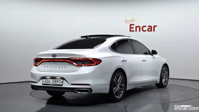 Main__Slider__Photo:Grandeur Hyundai 2019.1-1