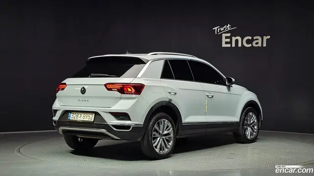 Main__Slider__Photo:T-Roc Volkswagen 2021.3-1
