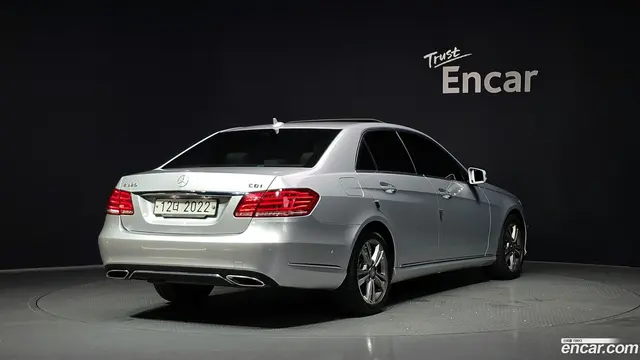 Main__Slider__Photo:E-Class Mercedes-Benz 2013.6-1