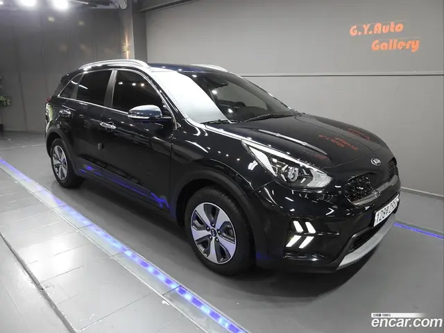 Main__Slider__Photo:Niro Kia 2020.3-1