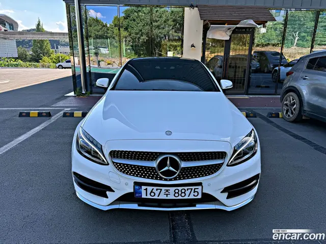 Main__Slider__Photo:C-Class Mercedes-Benz 2017.5-1