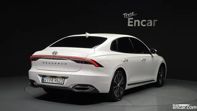 Main__Slider__Photo:Grandeur Hyundai 2020.5-1