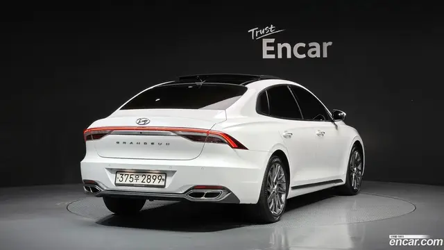 Main__Slider__Photo:Grandeur Hyundai 2020.6-1