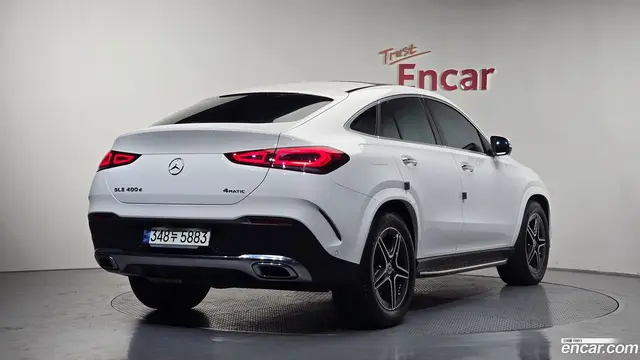 Main__Slider__Photo:GLE-Class Mercedes-Benz 2021.2-1