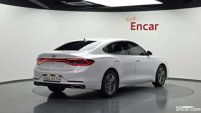 Main__Slider__Photo:Grandeur Hyundai 2019.4-1