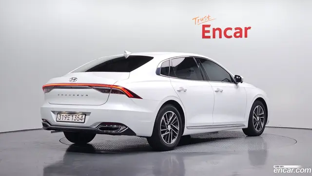 Main__Slider__Photo:Grandeur Hyundai 2020.4-1