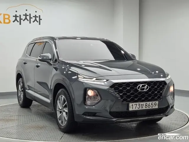 Main__Slider__Photo:Santafe Hyundai 2020.2-1