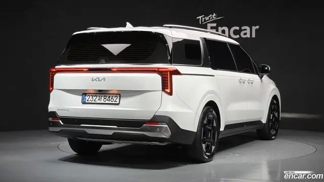 Main__Slider__Photo:Canival Kia 2025.2-1