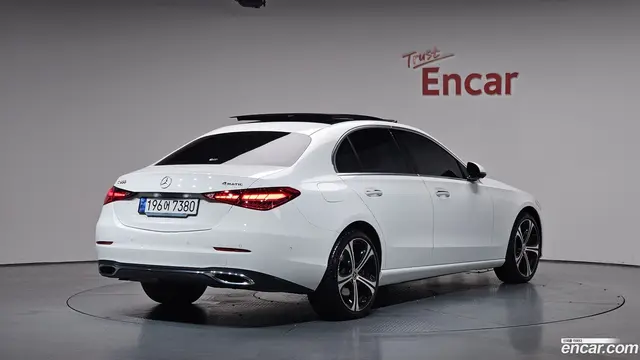 Main__Slider__Photo:C-Class Mercedes-Benz 2023.7-1