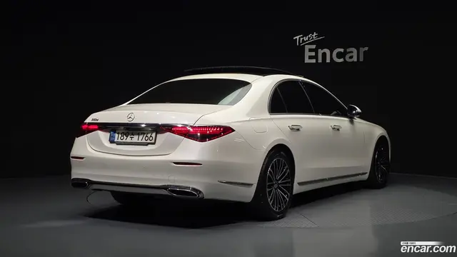 Main__Slider__Photo:S-Class Mercedes-Benz 2021.4-1