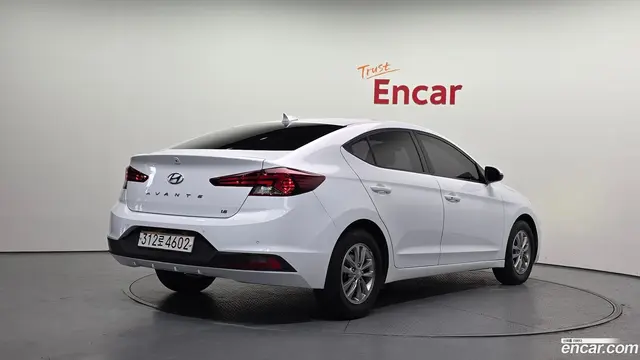 Main__Slider__Photo:AVANTE Hyundai 2019.5-1