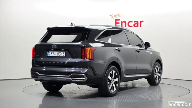 Main__Slider__Photo:Sorento Kia 2021.4-1