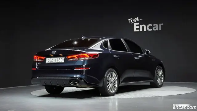 Main__Slider__Photo:K5 Kia 2019.5-1