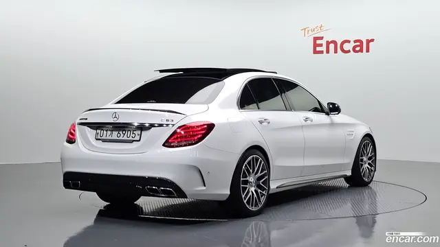 Main__Slider__Photo:C-Class Mercedes-Benz 2018.6-1