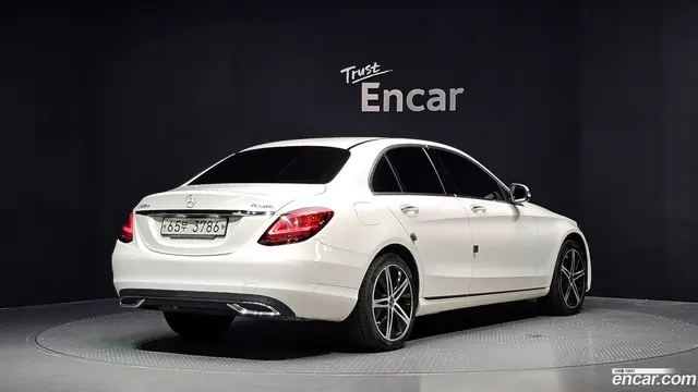 Main__Slider__Photo:C-Class Mercedes-Benz 2019.5-1