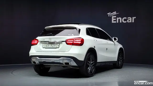 Main__Slider__Photo:GLA-Class Mercedes-Benz 2018.8-1