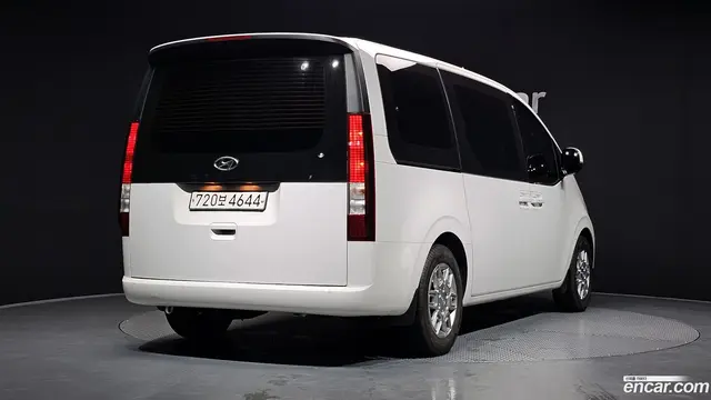Main__Slider__Photo:Staria Hyundai 2021.10-1